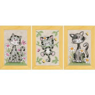 Poezen met bloemen miniatuurset van 3 borduurpakket van VERVACO pn-0147743