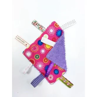 Baby labeldoekje roze gekleurde stippen - paars badstof van N'STUDIO