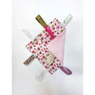 Baby labeldoekje roze bloemetjes - roze badstof van N'STUDIO
