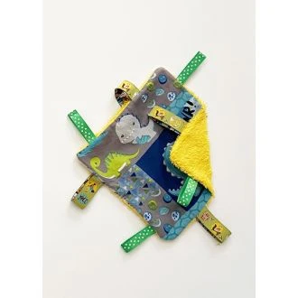 Baby labeldoekje dinosaurussen - geel badstof van N'STUDIO