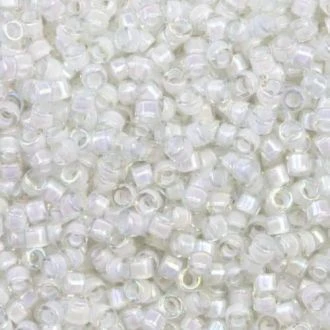 Miyuki Delica Kralen 2mm white lined crystal AB DB D702