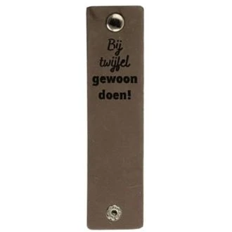 Leren labels met drukknoop Bij Twijfel Gewoon doen 12x3cm 2 stuks van DURABLE 020.1218