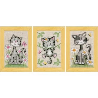 Poezen met bloemen miniatuurset van 3 borduurpakket van VERVACO pn-0147743