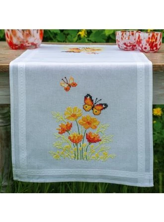 Oranje bloemen en vlinders tafelloper borduurpakket VERVACO PN-0187941